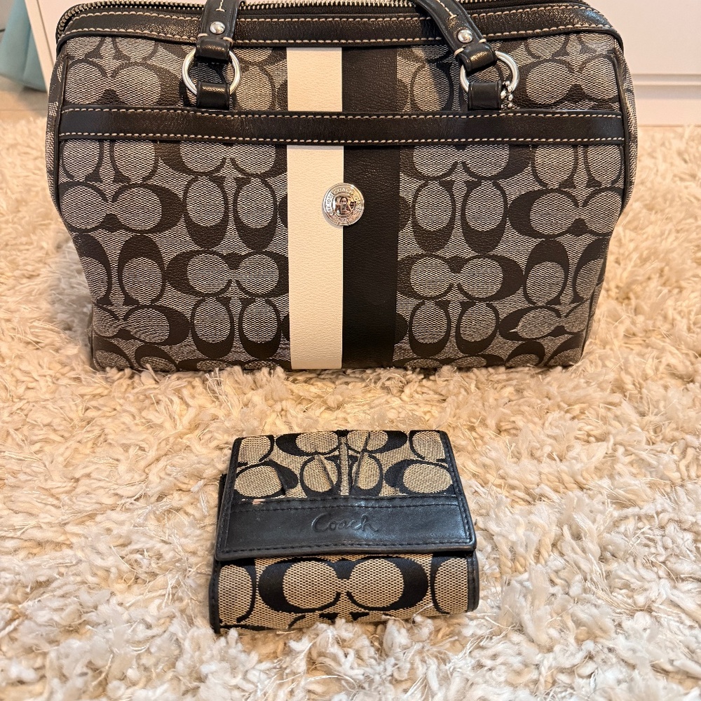 Coach Bag & Wallet Set for Sale 👜✨ Authentic Coach signature canvas in classic